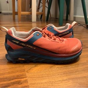 Altra Olympus 4 Trail Running Shoe 8 - Coral/Navy